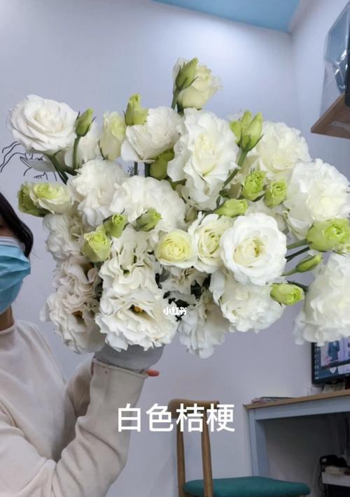 白色桔梗花的花语——寄托纯洁和希望的美丽（桔梗花的花语及传达纯洁和希望的含义）